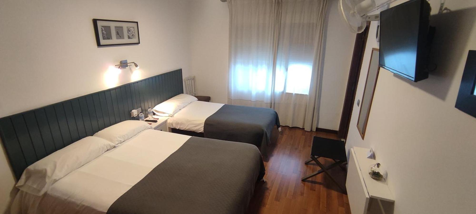 Hostal Cruce Villafranca Del Bierzo Exteriér fotografie
